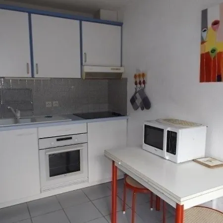 شقة D'agde, 4 Pieces, 5 Personnes - Fr-1-423-101